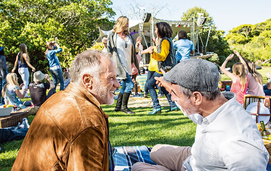 Beste Klangqualität bei Konzerten. Die HD Musik-Einstellung „Konzert“ ist ideal für jede Form von Livemusik. Mit seiner erweiterten Hördynamik wurde das Programm speziell dafür entwickelt, die verschiedenen Lautstärken während eines Konzerts zu meistern, beim Rock- ebenso wie beim Klassikkonzert.