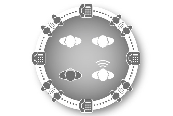 Hören ist mühsam. Unser Hörsystemträger kommt im Büro an, wo ihn der hektische Arbeitsalltag erwartet. Telefone klingeln, Kollegen kommunizieren über weite Entfernungen im Grossraumbüro – eine Geräuschkulisse, die es Menschen mit Hörminderung schwer macht, sich in einer Unterhaltung auf die Stimme des Gesprächspartners zu konzentrieren.
